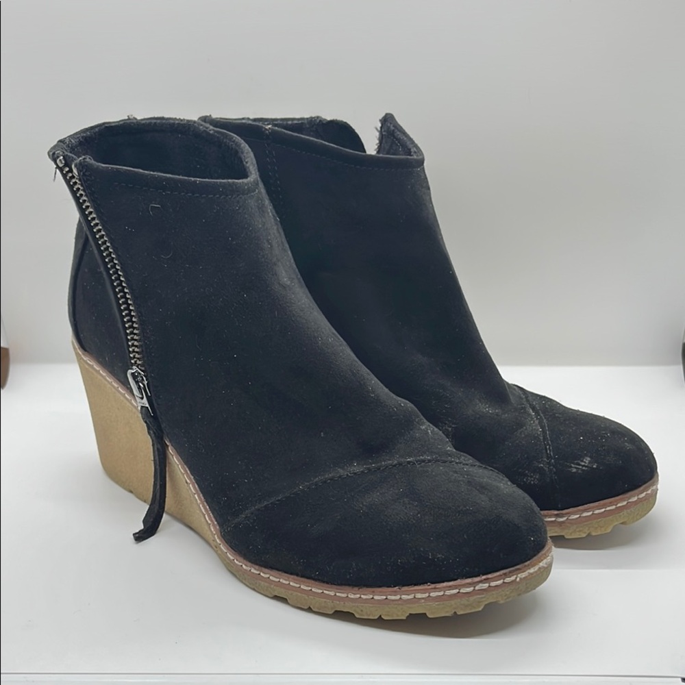 Toms Black and Tan Suede Ankle Boots with Side Zipper